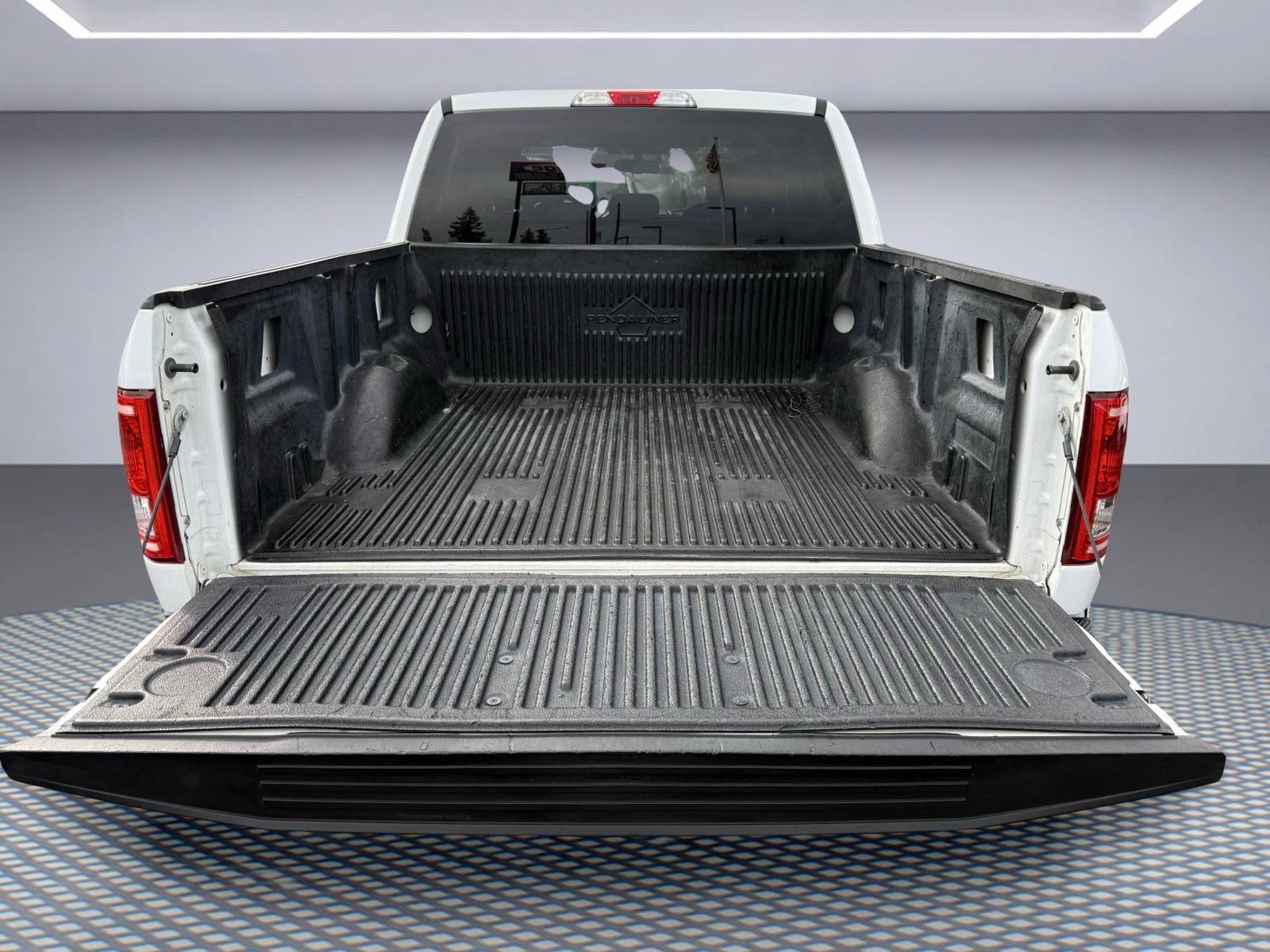 Used 2016 Ford F150 XLT AWD/4WD image 8