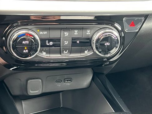 New 2026 Chevrolet Trax LT w/ LT Convenience Package FWD image 23