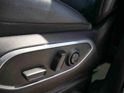 Certified 2023 Jeep Wagoneer L 4WD image 24