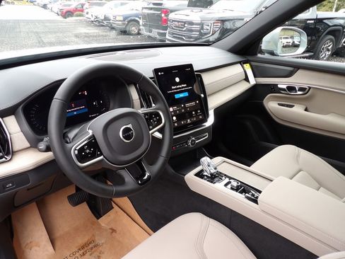 New 2026 Volvo XC90 B6 Plus w/ Protection Package Premier AWD/4WD image 15