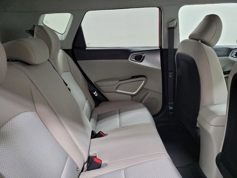 Used 2025 Kia Soul LX w/ LX Technology Package image 19