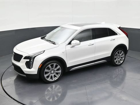 Used 2023 Cadillac XT4 Premium Luxury w/ Driver Assist Package FWD image 13