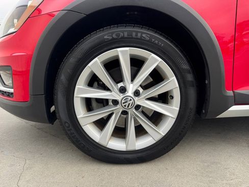 Used 2017 Volkswagen Golf Alltrack S image 31