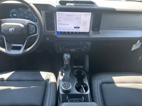 New 2026 Ford Bronco Outer Banks w/ Sasquatch Package AWD/4WD image 18