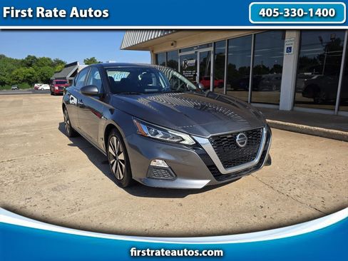 Used 2021 Nissan Altima 2.5 SV FWD image 1