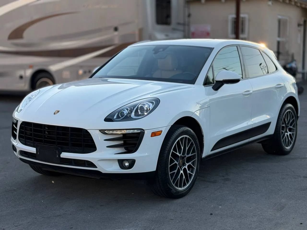 Used 2017 Porsche Macan AWD/4WD image 6