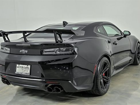 Used 2018 Chevrolet Camaro ZL1 RWD image 9