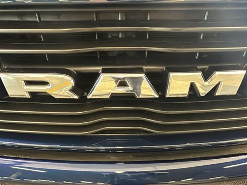 Used 2024 RAM 1500 Laramie AWD/4WD image 10