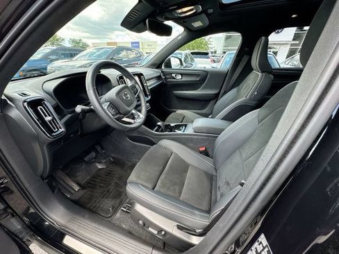Used 2023 Volvo XC40 Recharge Ultimate w/ Protection Package Premier AWD/4WD image 10