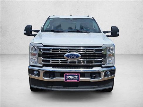 Used 2024 Ford F350 XLT image 2