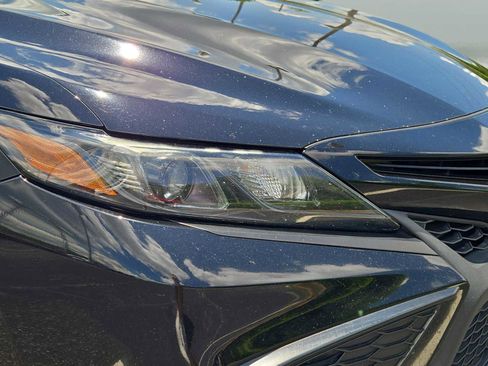 Used 2021 Toyota Camry SE w/ Convenience Package FWD image 2