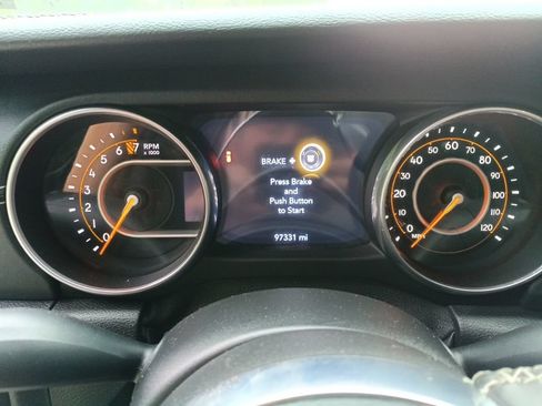 Used 2018 Jeep Wrangler Unlimited Sahara AWD/4WD image 7