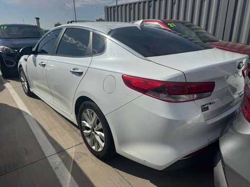 Used 2016 Kia Optima LX w/ Option Group 014 FWD image 3