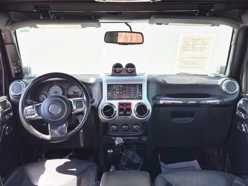 Used 2016 Jeep Wrangler Sahara AWD/4WD image 13