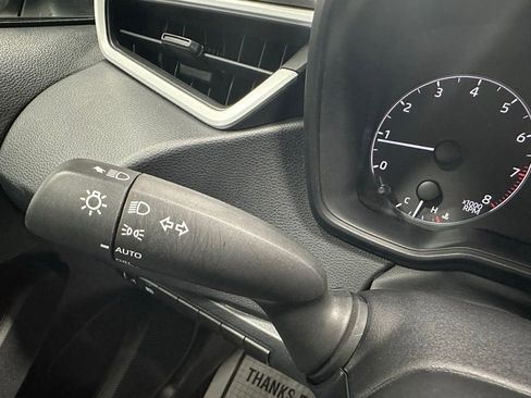 Used 2025 Toyota Corolla LE FWD image 21