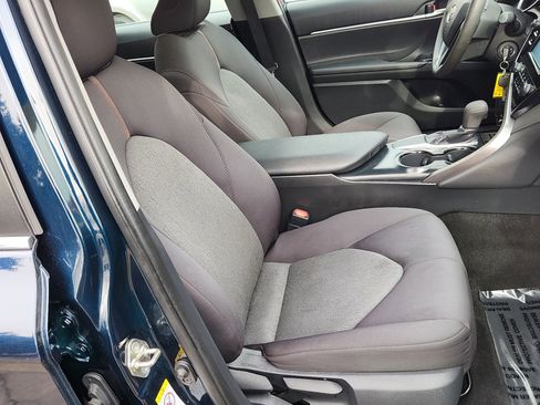 Used 2019 Toyota Camry LE image 27