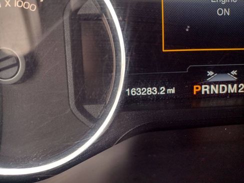 Used 2015 Ford F150 Platinum w/ Equipment Group 701A Luxury image 15