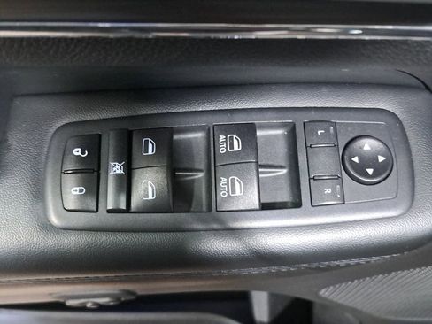 Used 2020 Jeep Grand Cherokee Limited w/ Luxury Group II AWD/4WD image 29