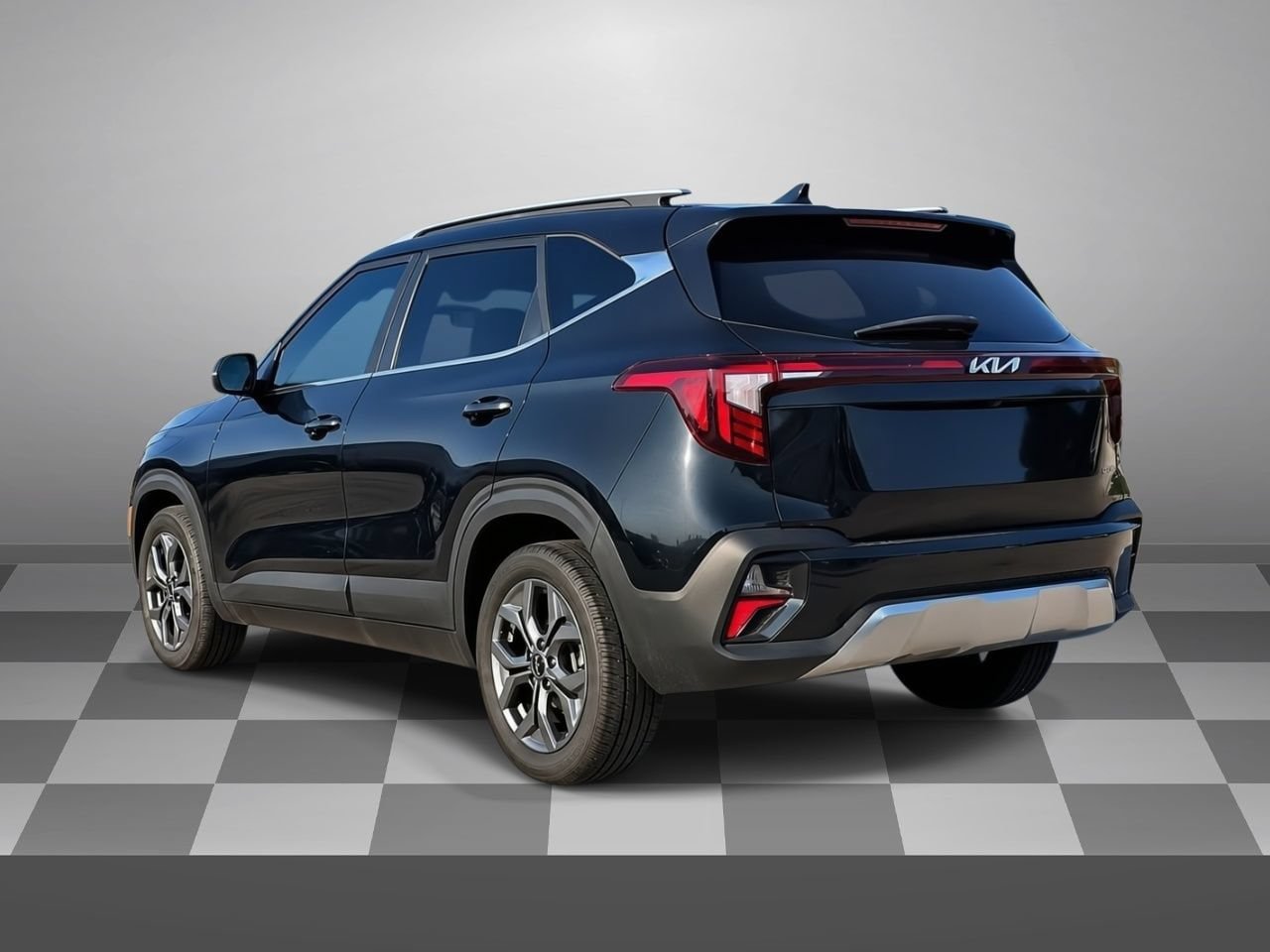 Used 2024 Kia Seltos S FWD image 4