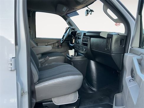 Used 2023 GMC Savana 2500 image 14