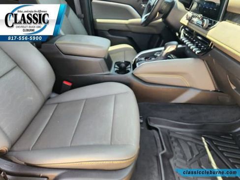 Used 2025 Chevrolet Colorado ZR2 w/ Technology Package AWD/4WD image 15