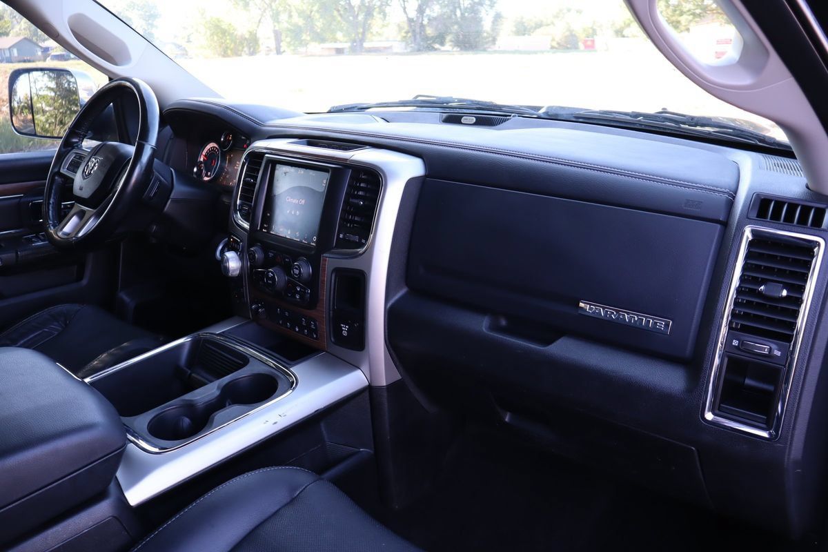 Used 2018 RAM 1500 Laramie w/ Convenience Group AWD/4WD image 17