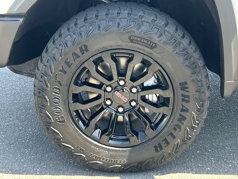 Used 2023 GMC Sierra 1500 AT4X AWD/4WD image 33