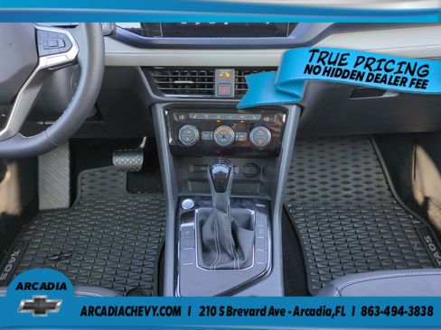 Used 2024 Volkswagen Taos SE FWD image 19