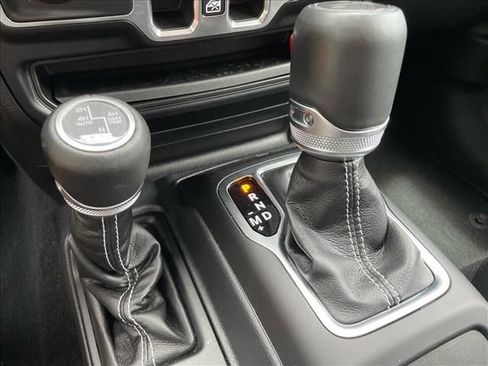 Used 2023 Jeep Wrangler Unlimited Sahara w/ Cold Weather Group AWD/4WD image 15