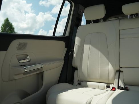 Certified 2026 Mercedes-Benz GLB 250 4MATIC image 35