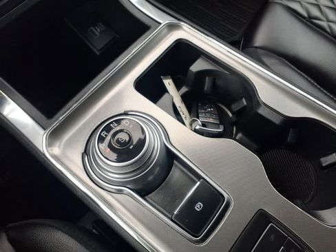 Used 2024 Ford Edge Titanium image 21