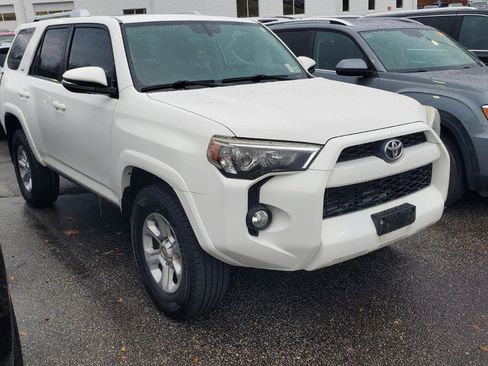 Used 2016 Toyota 4Runner SR5 image 2