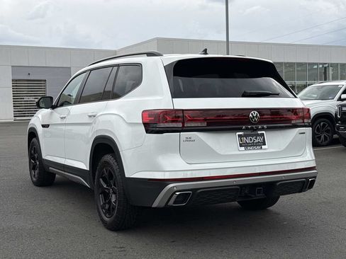 Used 2024 Volkswagen Atlas Peak Edition SE AWD/4WD image 5