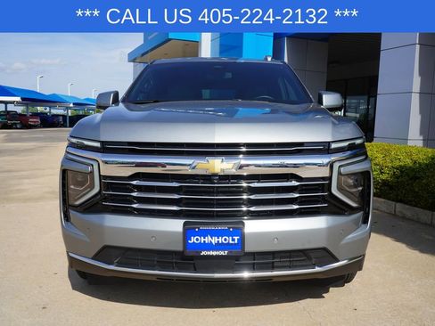 Used 2025 Chevrolet Tahoe LT AWD/4WD image 3