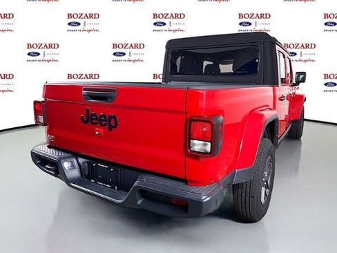 Used 2024 Jeep Gladiator Sport AWD/4WD image 8