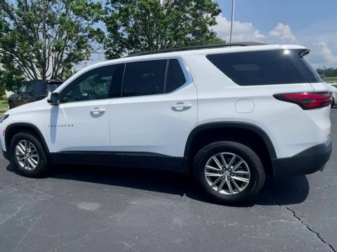 Used 2023 Chevrolet Traverse LT FWD image 6