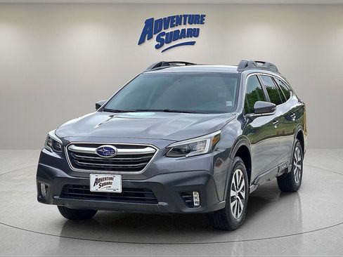 Used 2020 Subaru Outback Premium image 2