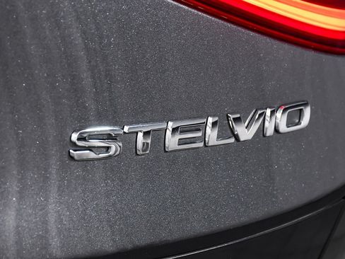 Used 2022 Alfa Romeo Stelvio Ti AWD/4WD image 93