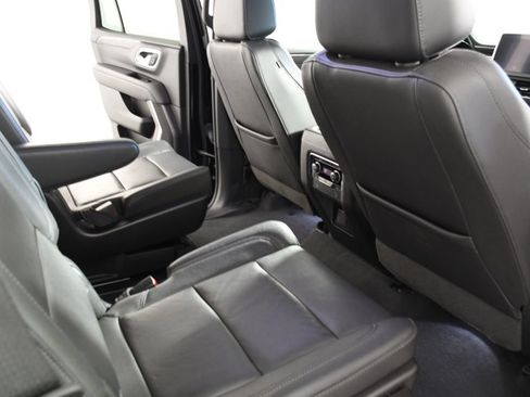 Used 2022 Chevrolet Tahoe LT w/ Luxury Package AWD/4WD image 22
