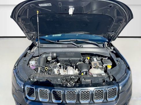 Used 2023 Jeep Compass Limited image 28