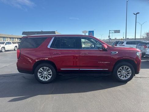 Used 2023 GMC Yukon SLT w/ SLT Premium Package image 2