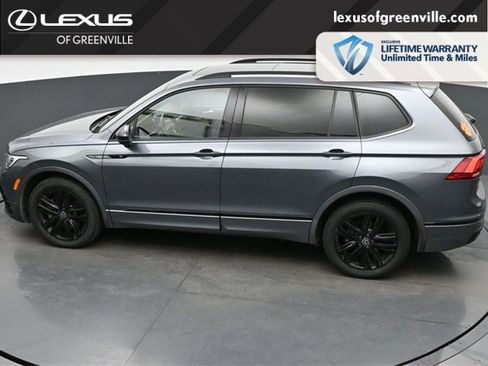 Used 2022 Volkswagen Tiguan SE R-Line image 48