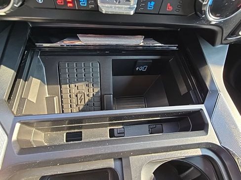 Used 2025 Ford F250 Lariat AWD/4WD image 21