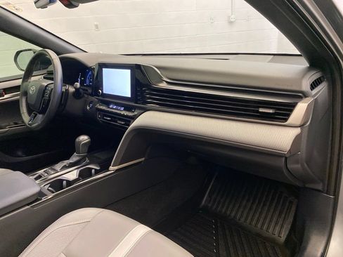 Used 2025 Toyota Camry SE w/ Convenience Package FWD image 24
