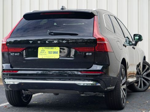 Used 2023 Volvo XC60 B5 Ultimate w/ Climate Package FWD image 5