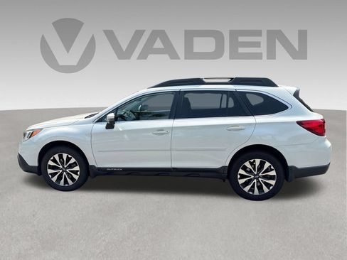 Used 2017 Subaru Outback 3.6R Limited AWD/4WD image 22