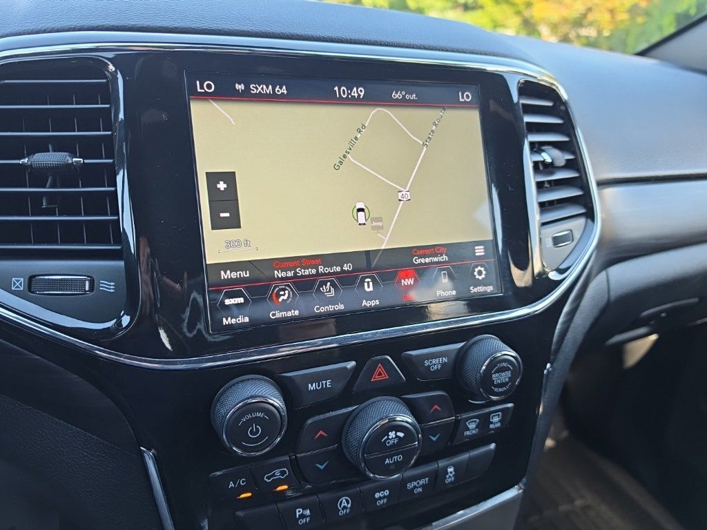 Used 2021 Jeep Grand Cherokee Laredo X AWD/4WD image 19