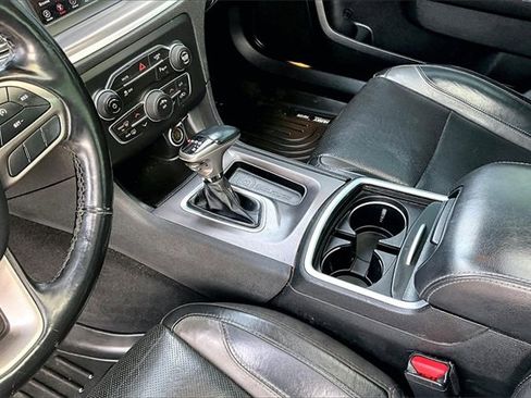 Used 2020 Dodge Charger SXT w/ Leather Interior Group image 15