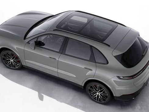 Certified 2024 Porsche Cayenne S AWD/4WD image 4