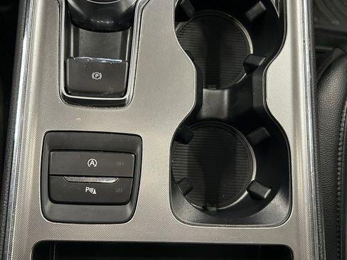 Used 2022 Ford Edge Titanium image 37